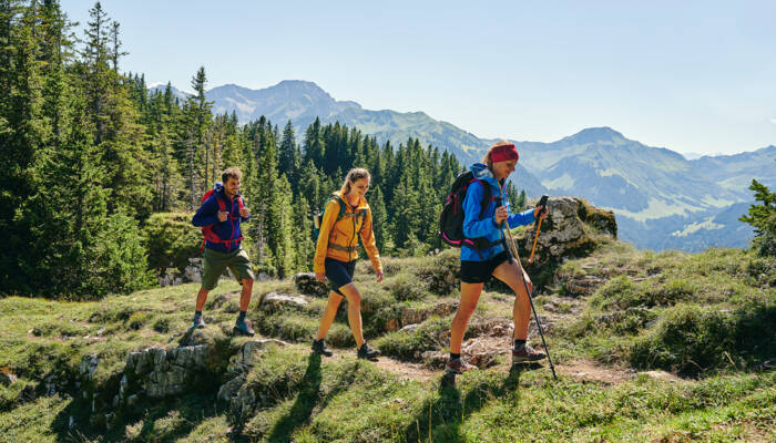 Wandern beim Liegstein in Au (c) Alex Kaiser - Bregenzerwald Tourismus
